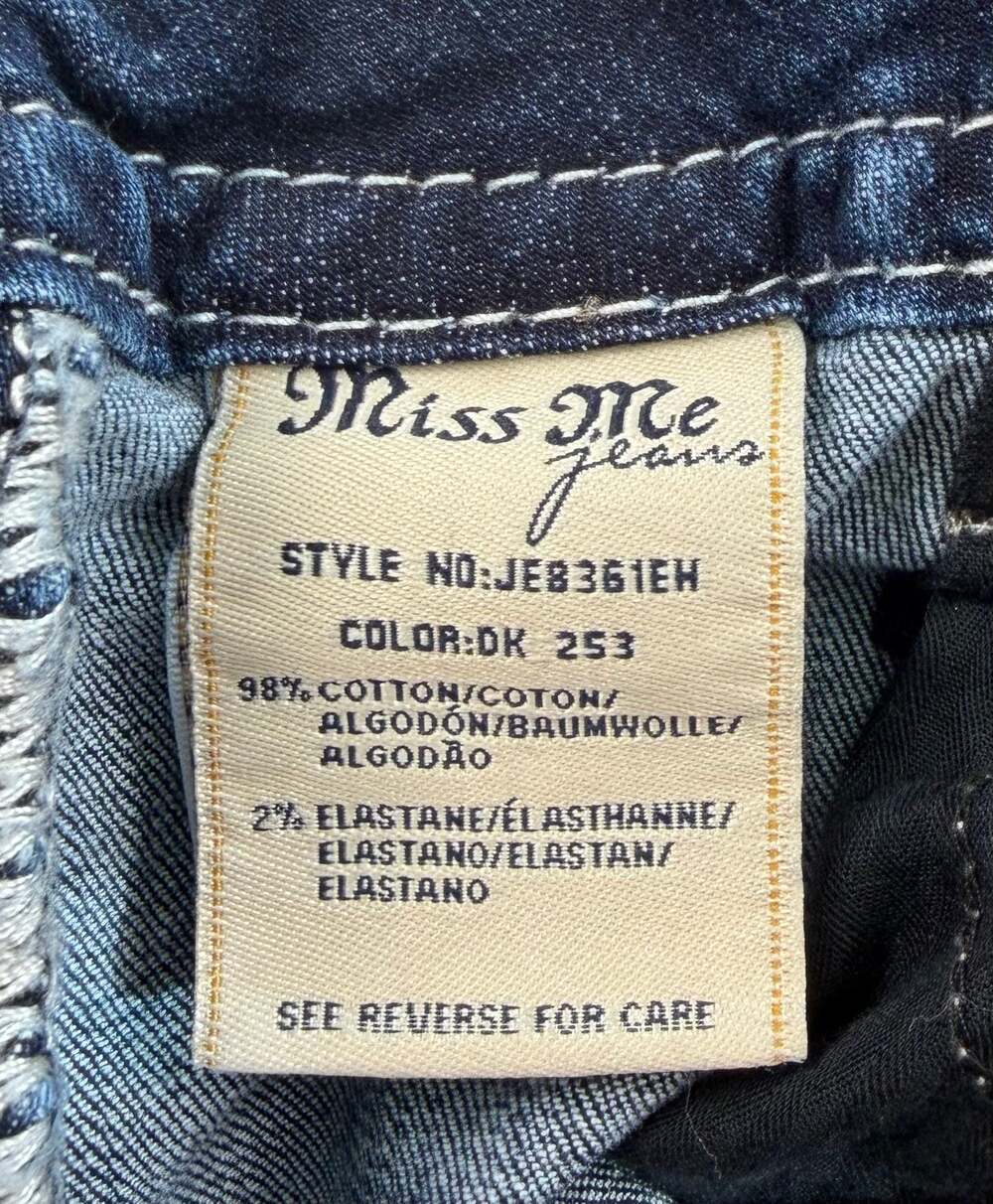 Miss Me Mid-Rise Easy Denim Shorts Rhinestone Studded Size 28 JE8361EH - Picture 3 of 11